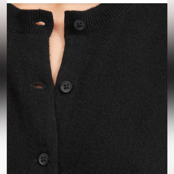 Everlane Cashmere Crew Cardigan - Picture 2 of 11